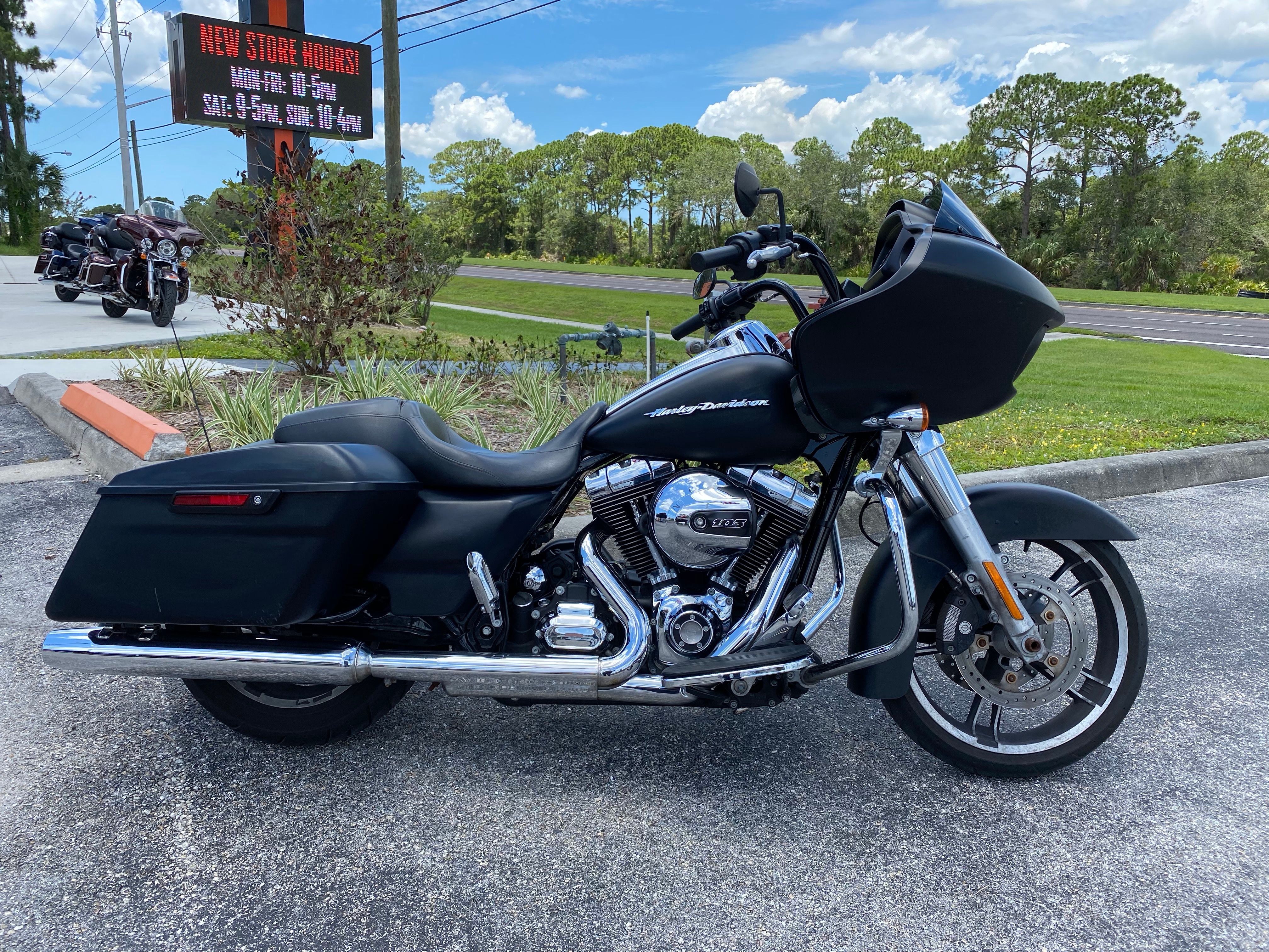 Pre-Owned 2016 Harley-Davidson Touring Road Glide